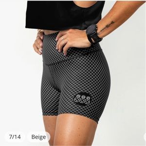 Tres Pinas OMG short